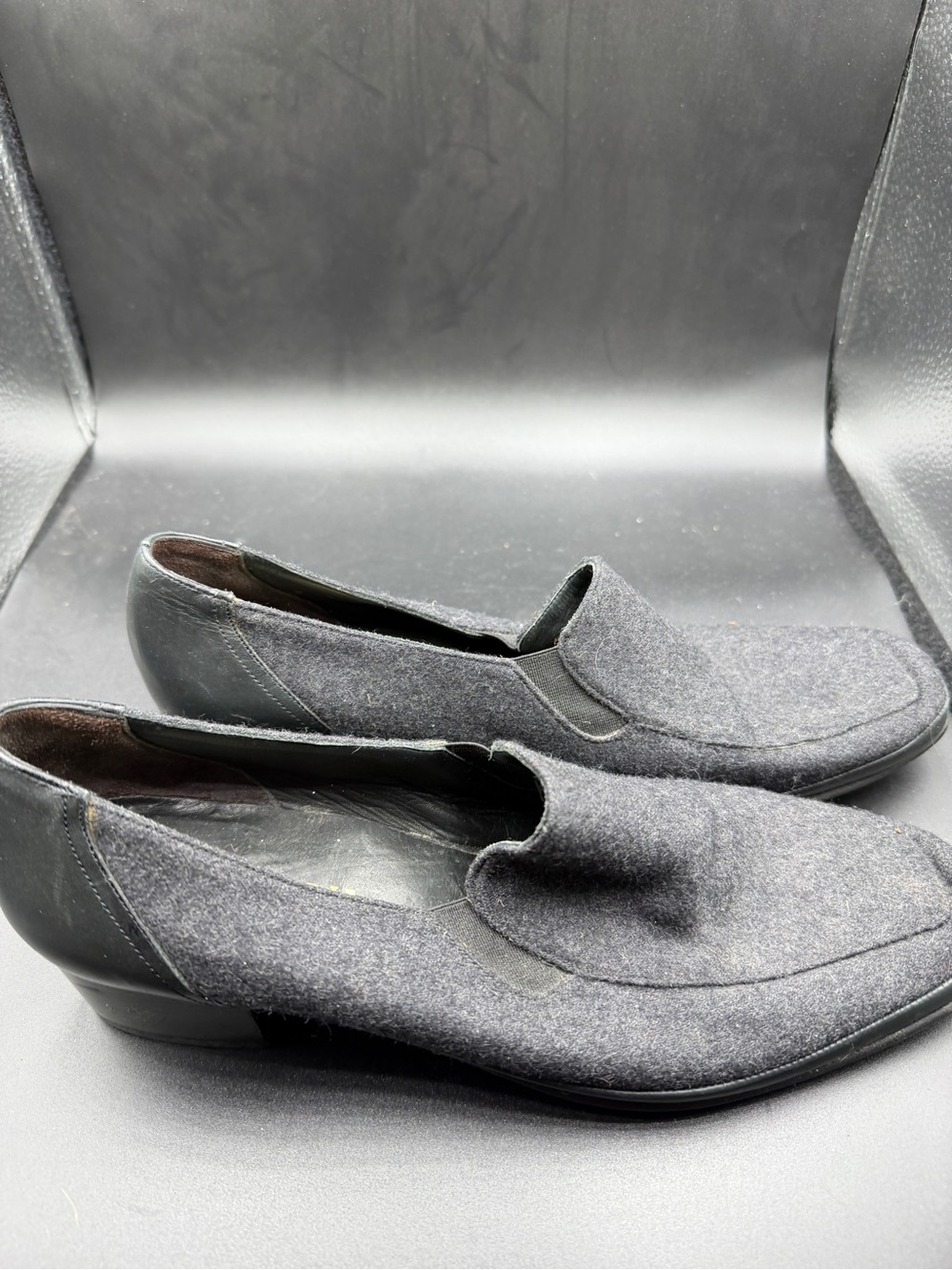 Rangoni Firenze made in Italy Grey Felt Slip-On Loafers